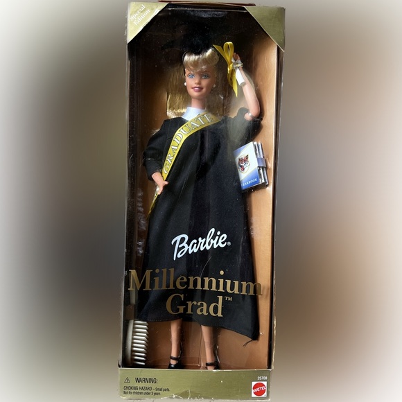 Barbie Millennium Grad - Picture 2 of 5